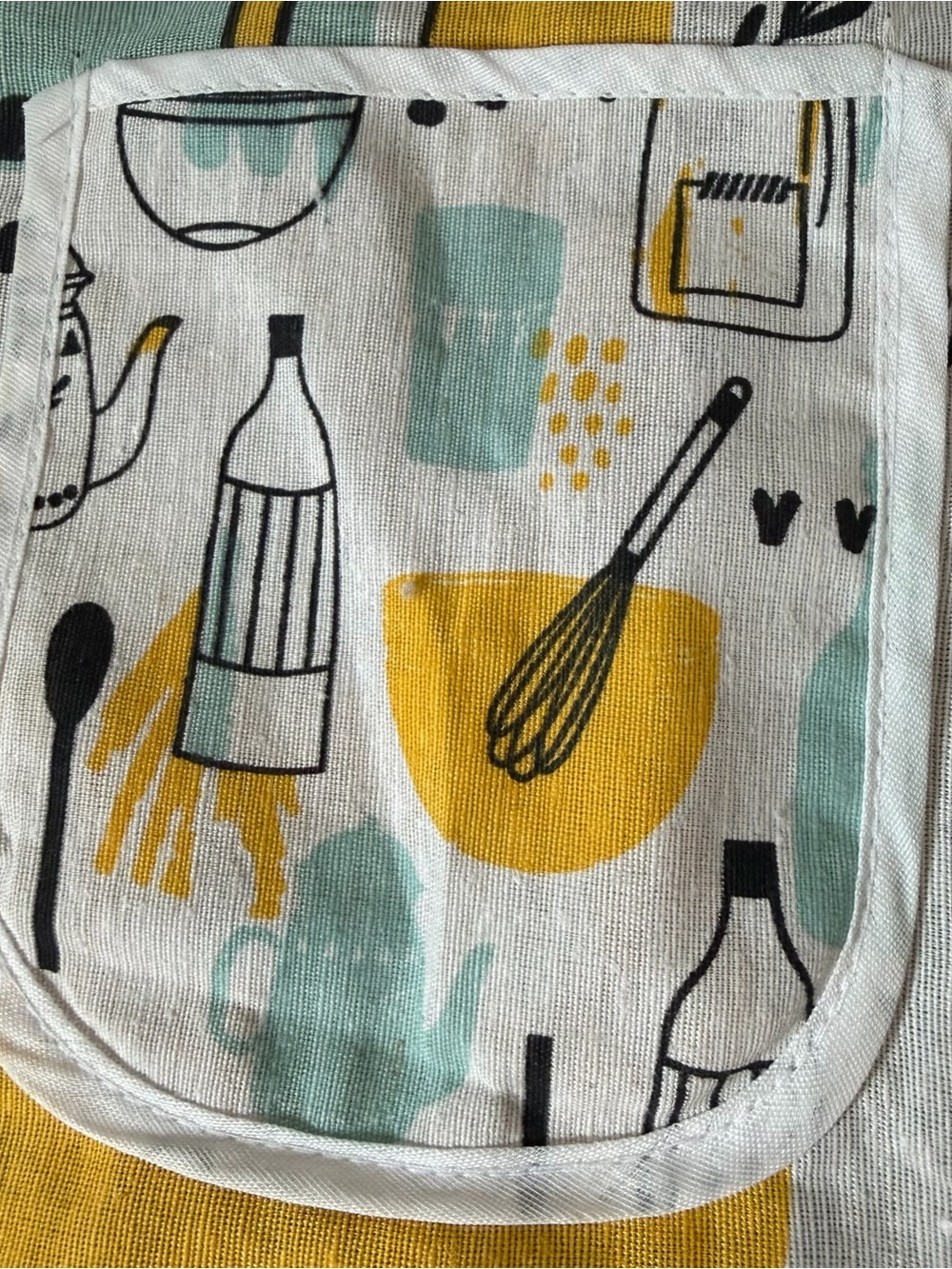 New Retro Style Kitchen Apron - Picture 3 of 4